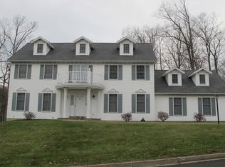1049 Elton Dr, Endicott, NY