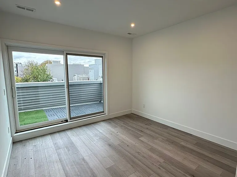 2631 W Oxford St #2 — Photo 10