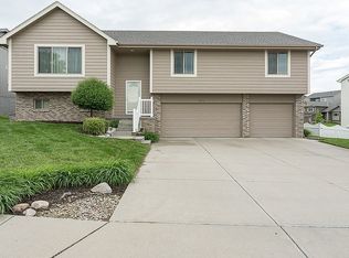 4810 N 175th St, Omaha, NE 68116
