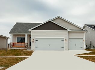 6732 NE 12th Ct, Des Moines, IA 50313