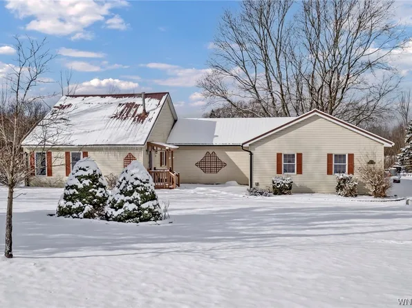 9490 S Hill Rd, Boston, NY 14025