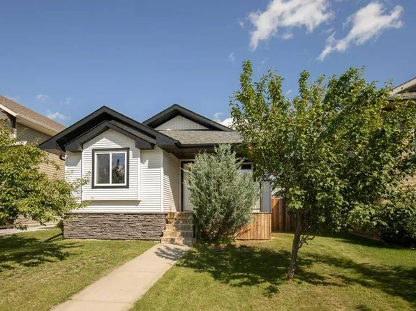 22 W Valley Cres, Blackfalds, AB T4M 0K1
