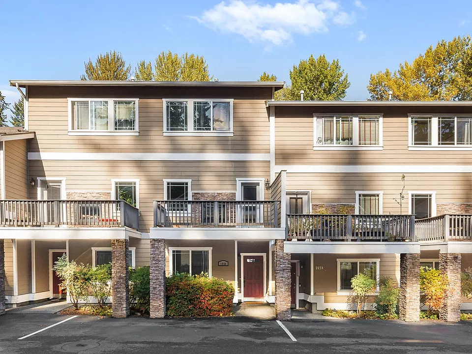 1056 215th Pl SE
