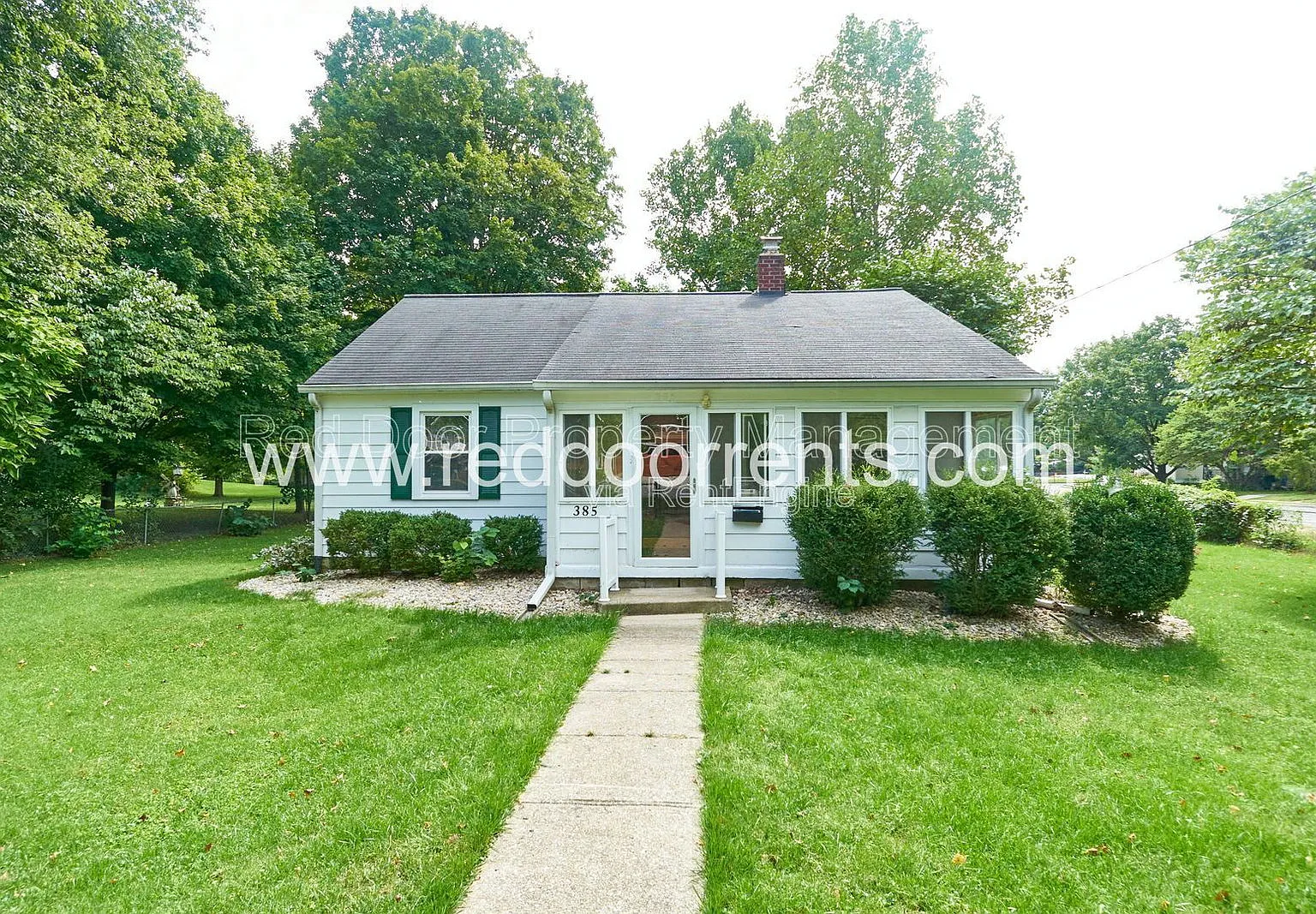 3 bed, 2.0 bath, 1493 sqft, $2,250 — Photo 1