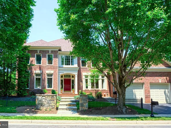 11098 Whitstone Pl, Reston, VA 20194