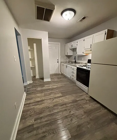 460 Locust St #4 — Photo 2