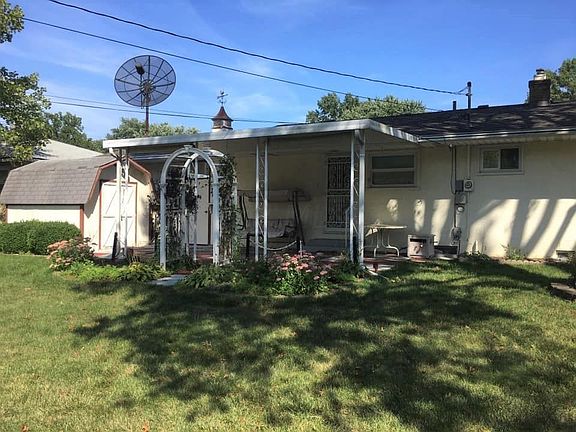 4th image of 5583 N Meadows Blvd