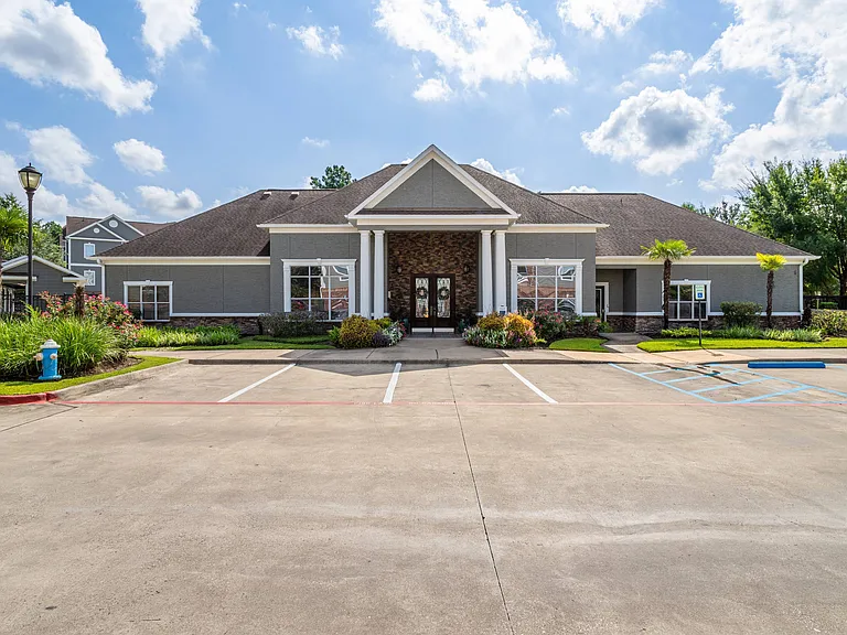 Leasing Center