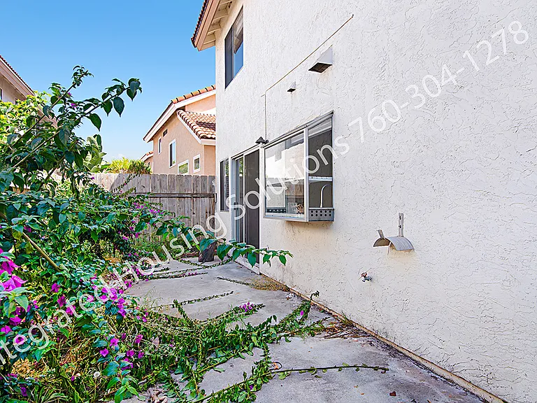 4504 Goldfinch Way — Photo 32