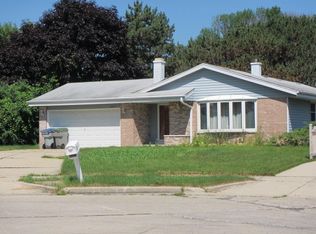 6953 N 78th Ct, Milwaukee, WI 53223
