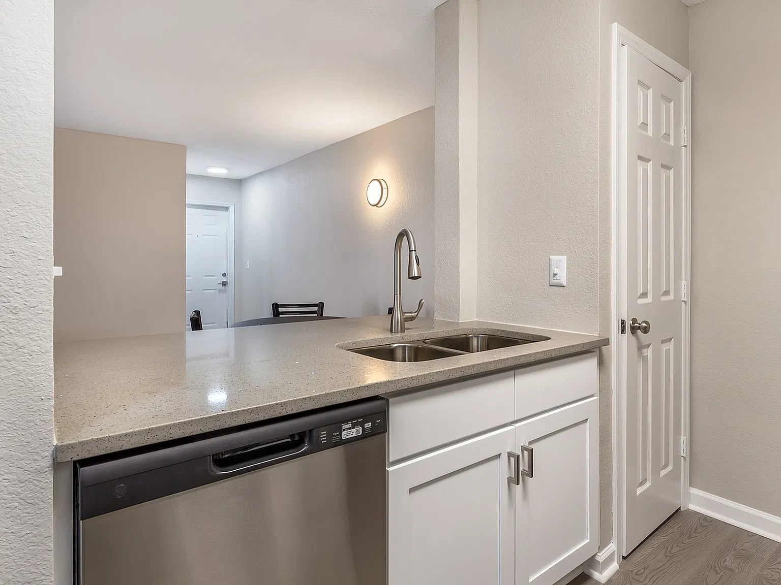 Village Green Student Housing — Photo 3
