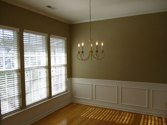 1005 Red Hat Dining Room