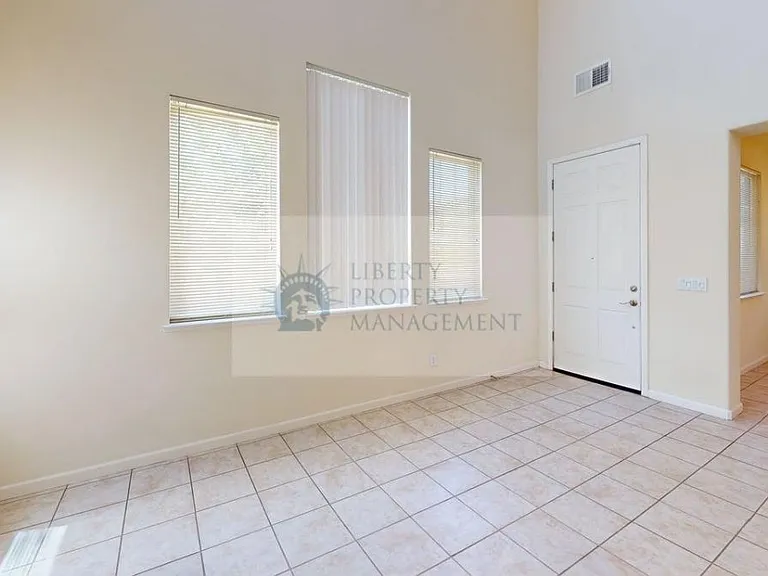 16998 Cobble Creek Way — Photo 4