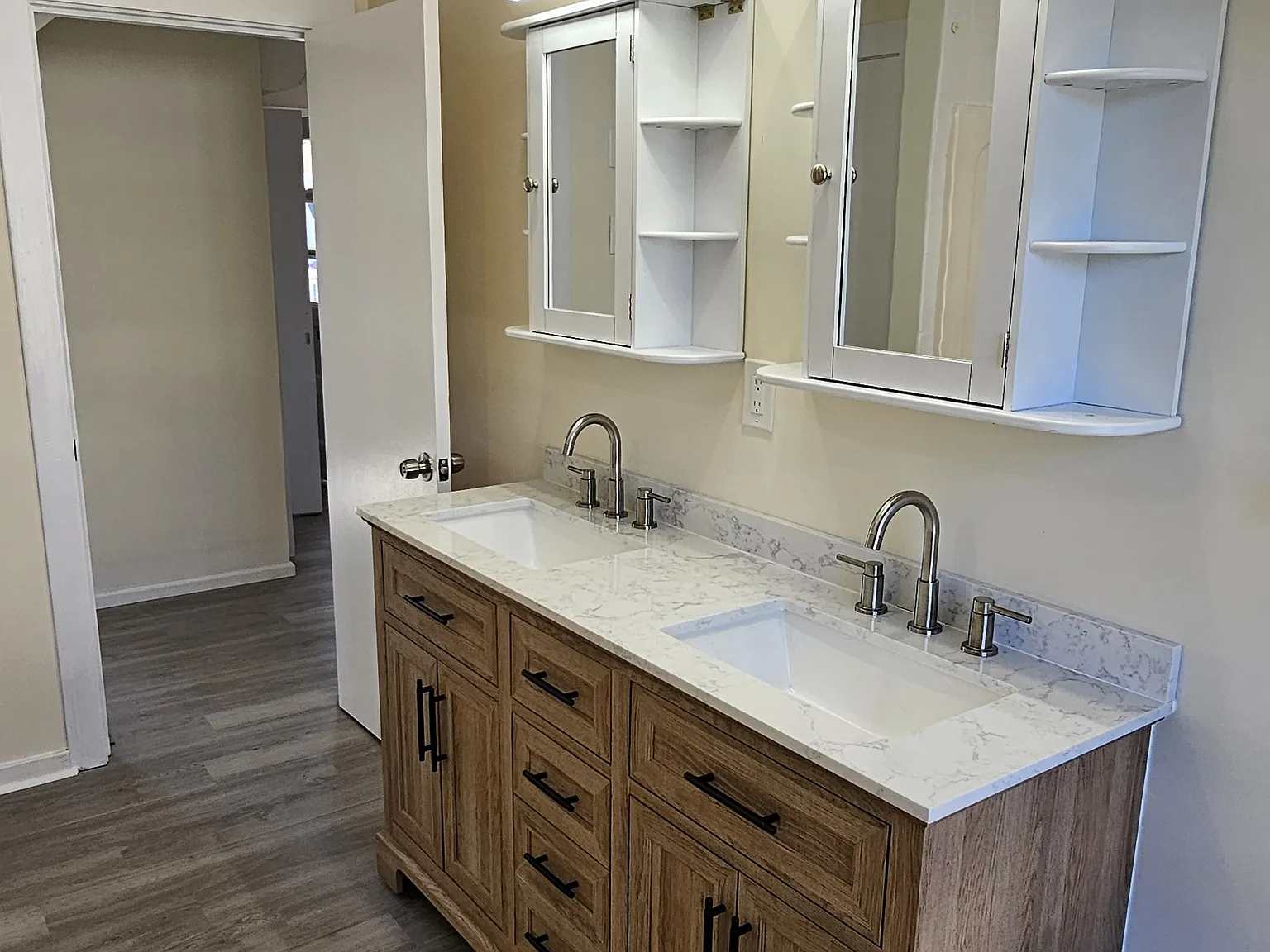 2 bed, 1000 sqft, $1,650 — Photo 4