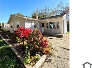 1505 Plymouth Cir, Carpentersville, IL 60110