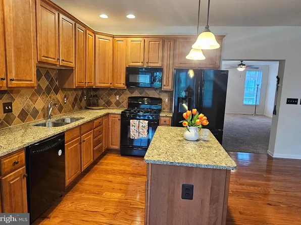 25650 America Sq, Chantilly, VA 20152