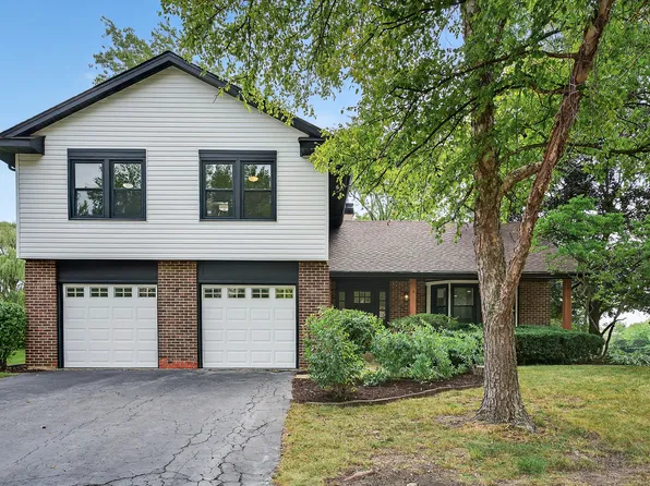 3961 Whispering Trails Dr, Hoffman Estates, IL 60192