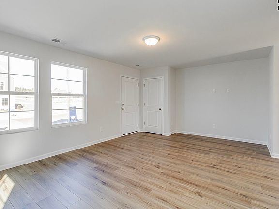 4th image of 3026 Harborview Dr