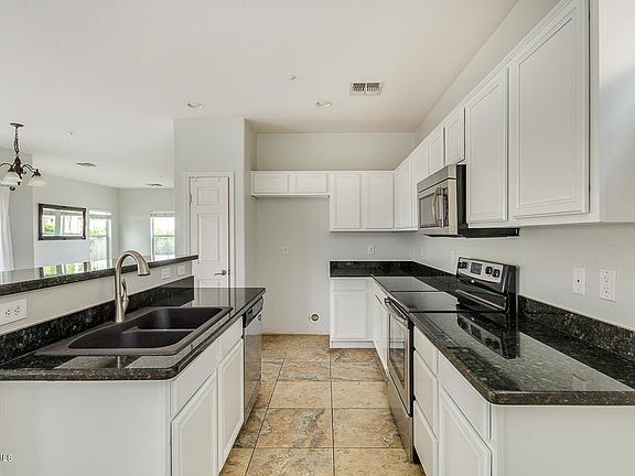 3rd image of 3097 E Camellia Dr