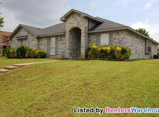 917 Winterbury Ct, Desoto, TX 75115