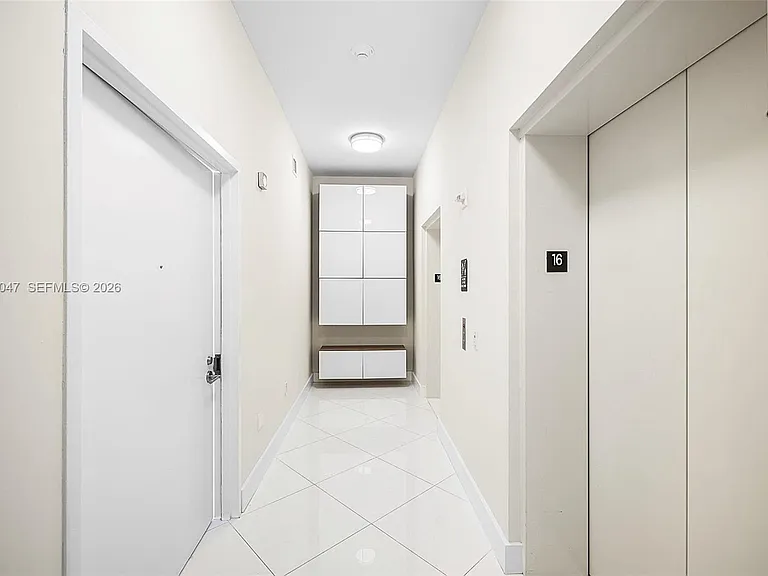 2020 N Bayshore Dr #1602 — Photo 2