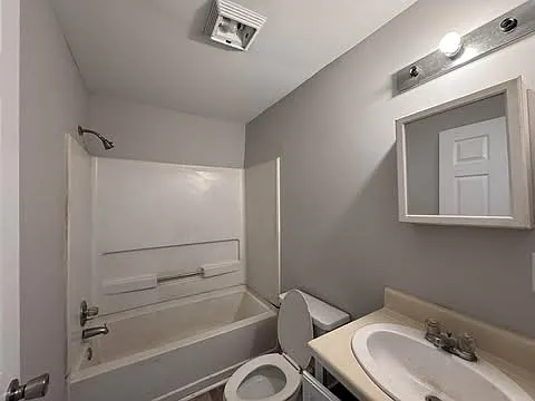 928 Blount St — Photo 10