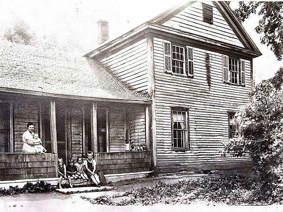 2nd image of 540 Scottsville Road