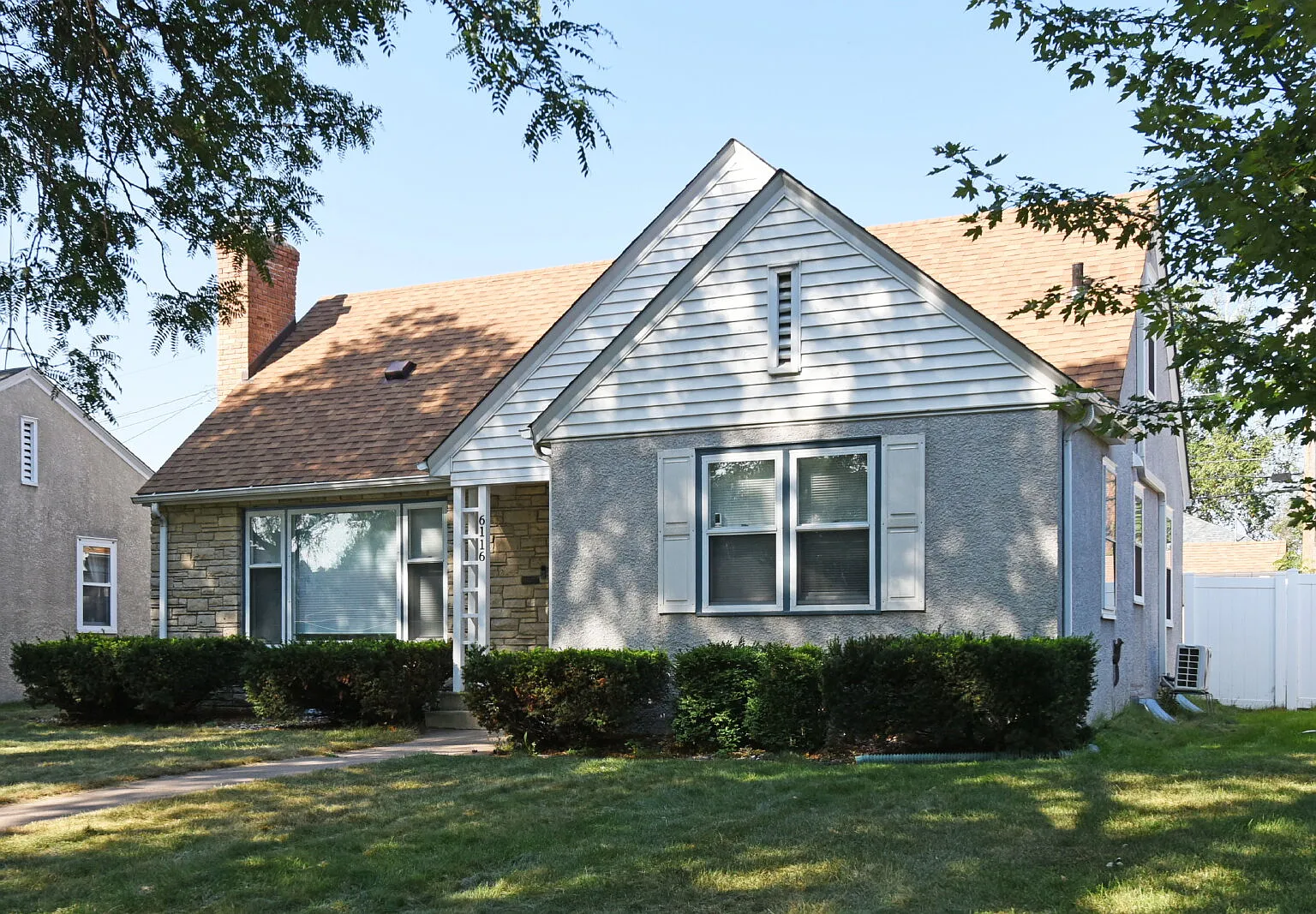 3 bed, 1.0 bath, 1396 sqft, $2,650 — Photo 1