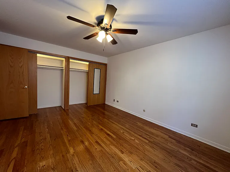 417 W Roscoe St — Photo 31