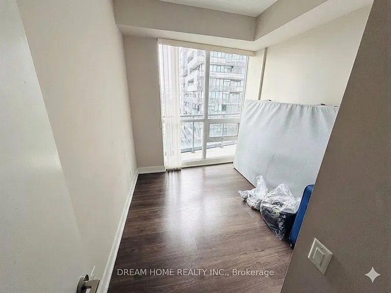 30 Roehampton Ave #2902 — Photo 4