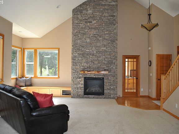 3rd image of 21626 Glaze Rd