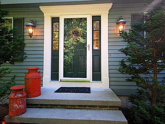 3rd image of 92 Parkside Dr