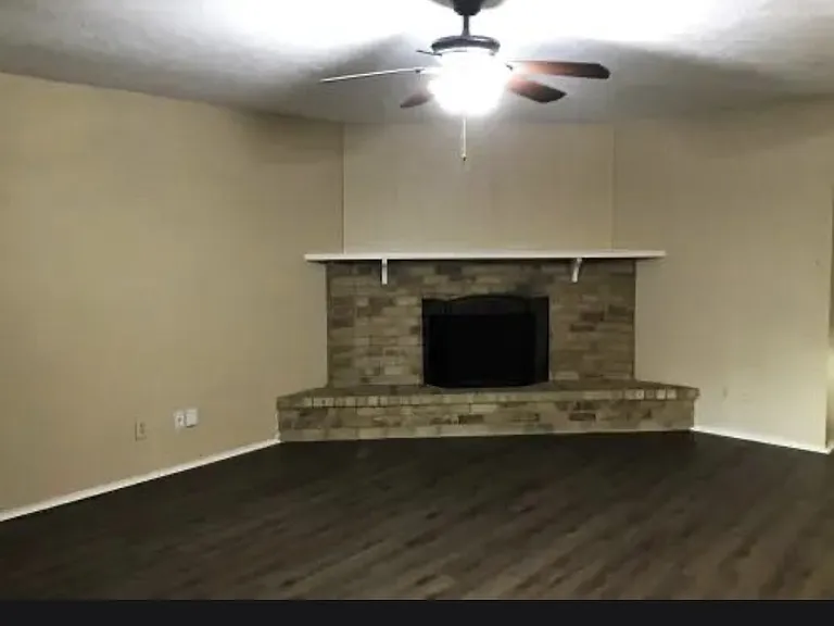 5414 Discovery St E — Photo 1