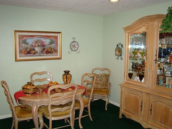 5th image of 6820 Lexington Dr