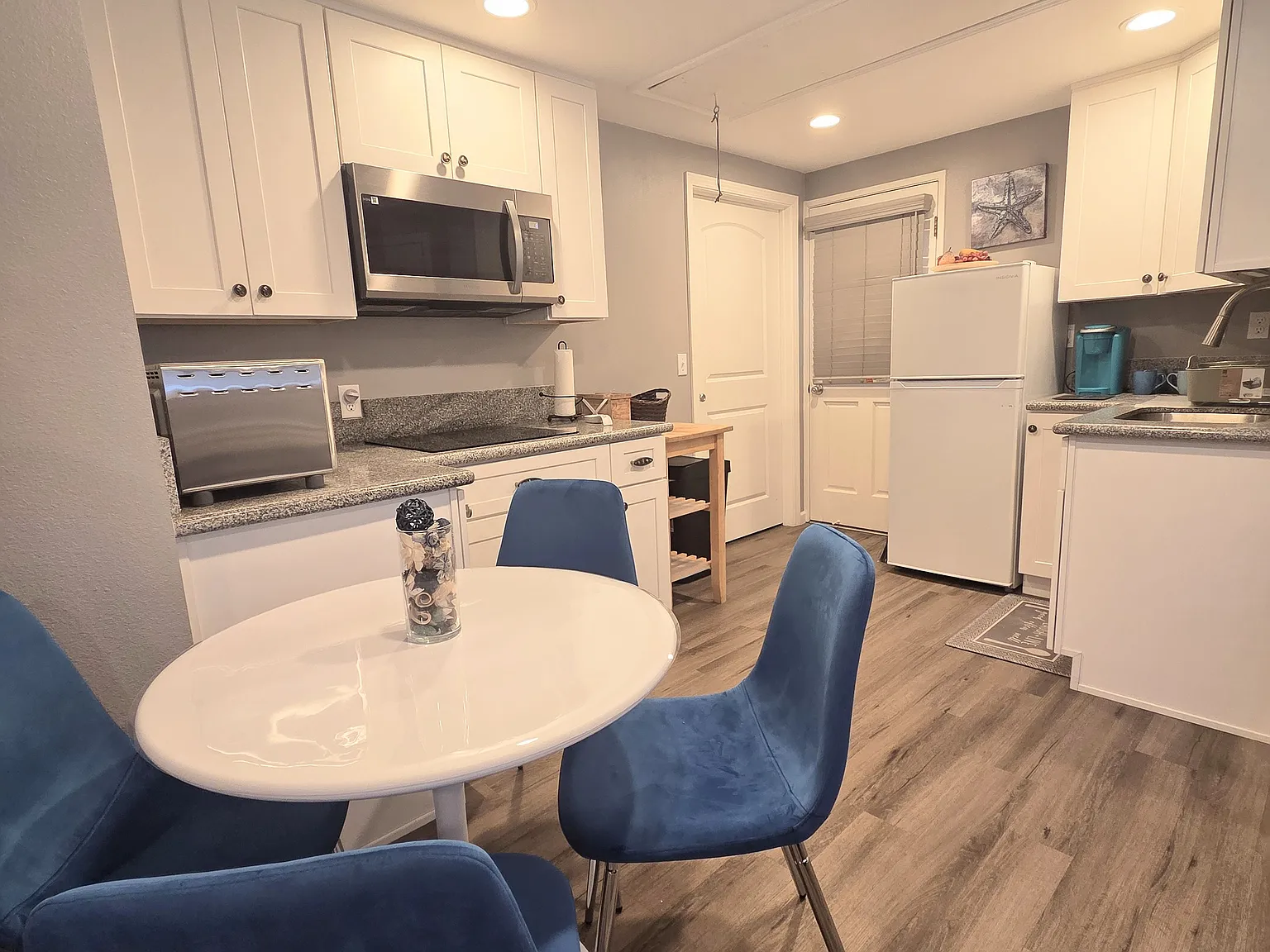 248B Bluefield Ave — Photo 3