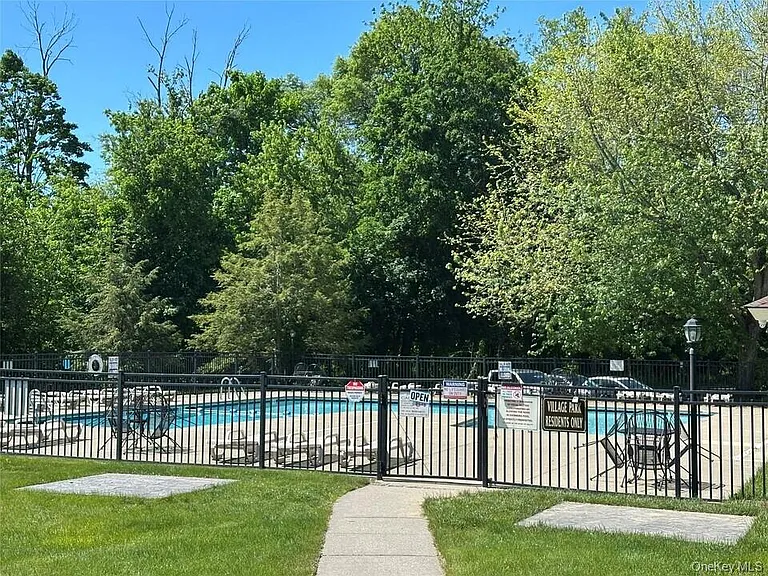 21 Village Park Dr #2A — Photo 13
