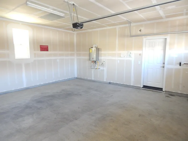 2537 Webster Ct — Photo 17