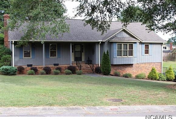 1st image of 1429 Longbrook Dr NE