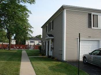 1st image of 1542 Quaker Ln