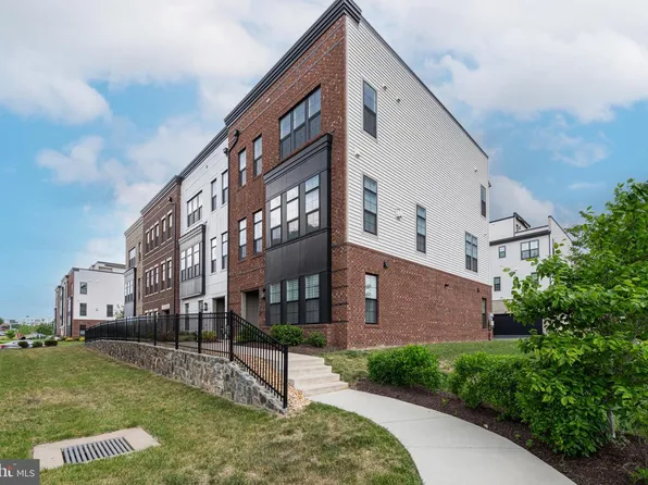 43927 Hurleys Hunt Ter, Ashburn, VA 20147