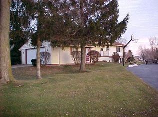 101 Kingsbury Dr, Brooklyn, MI 49230