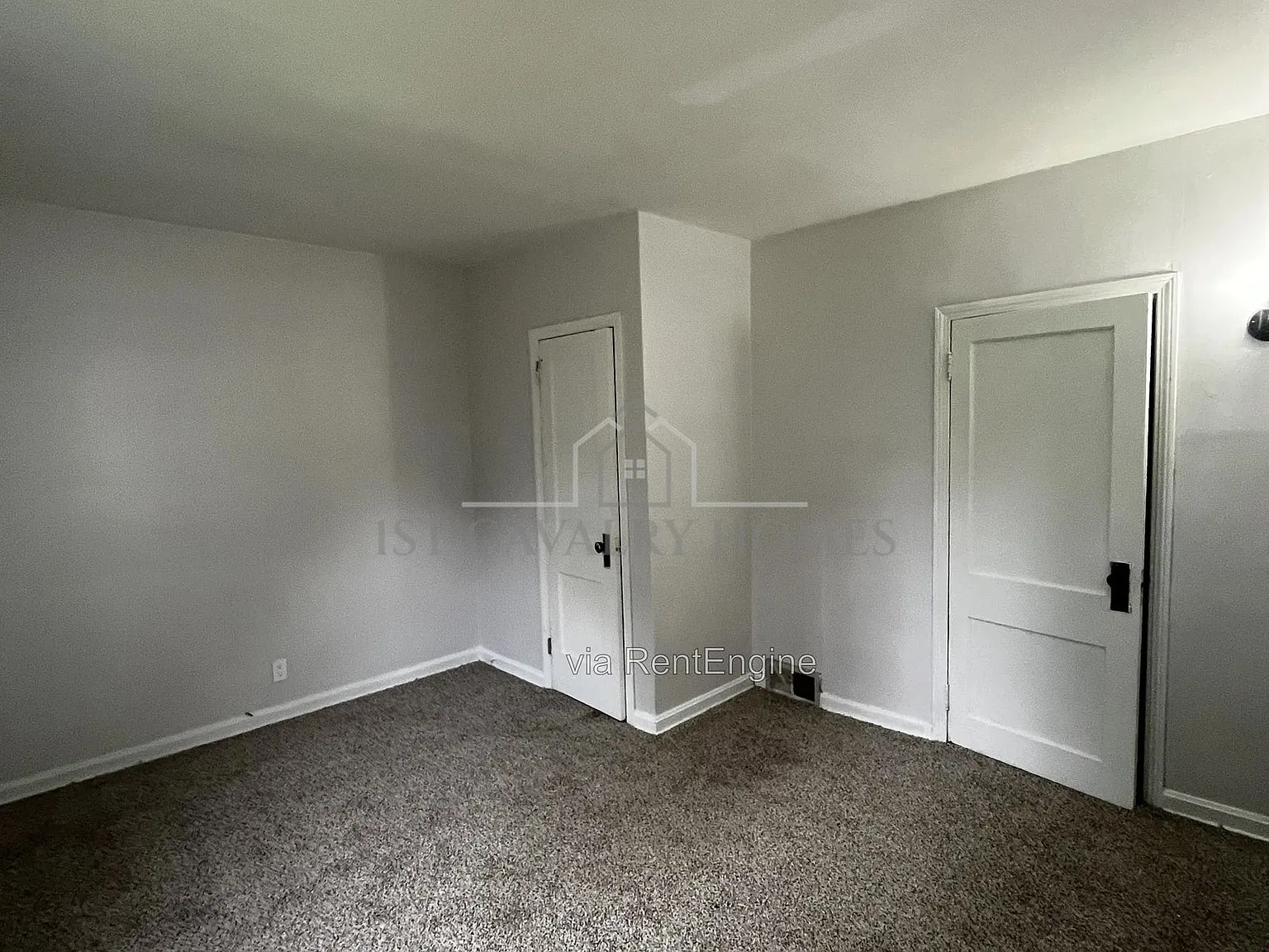 1383 Curtis St — Photo 2