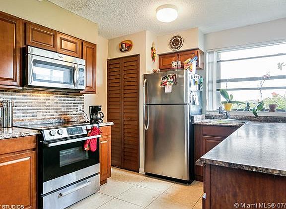 3rd image of 999 Hamilton Dr #999C