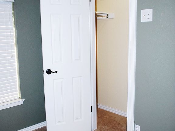 2nd image of 3604 Julia Ln