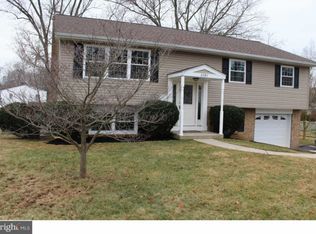 2285 Overlook Dr, Aston, PA 19014