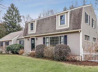 11 Beech Rd, Guilford, CT 06437