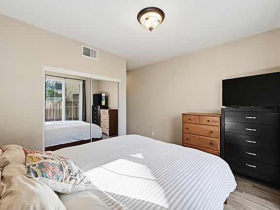 5th image of 2983 Bay Village Avenue