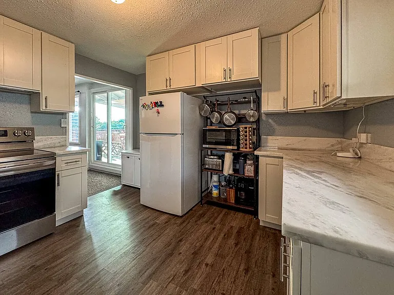 3238 Alani Dr — Photo 16