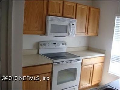 3rd image of 11832 Lake Bend Cir