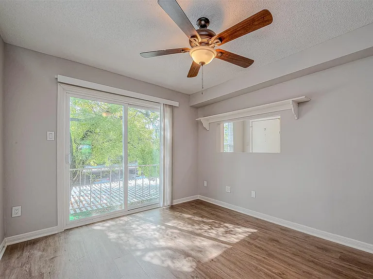 432 N Post Oak Ln — Photo 12